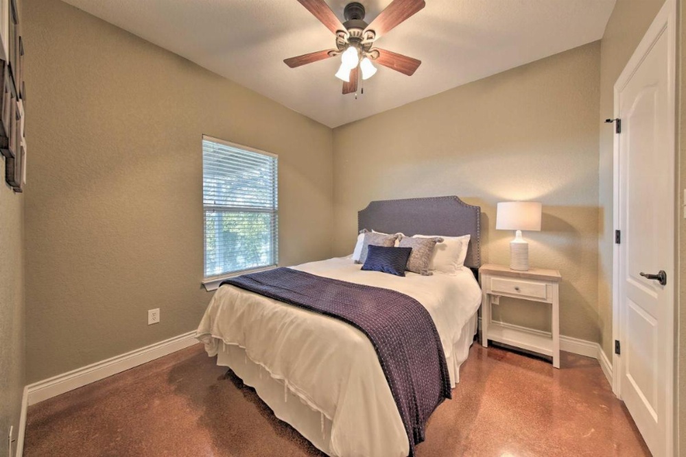 House with Outdoor Oasis Less Than 3 Miles from Canyon Lake!